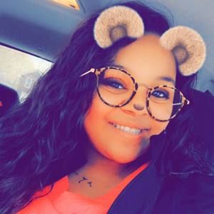 Meet your Posher, Tia